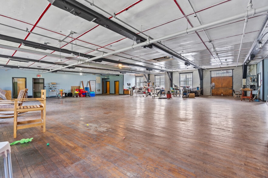 More Photos Of 500 Bridge St, Weissport Restaurant For Sale