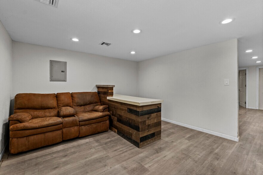 More Photos Of 1819 S 1st Ave, Safford Office For Sale