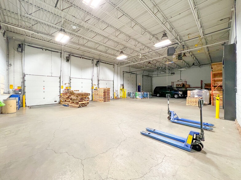 More Photos Of 3801 S Central Ave, Rockford Manufacturing For Lease