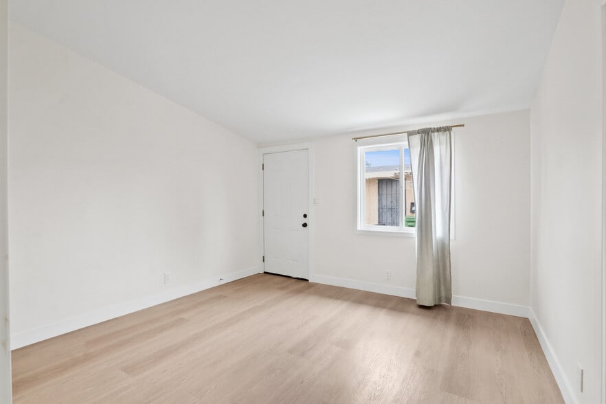 More Photos Of 609 W E St, Wilmington Apartments For Sale