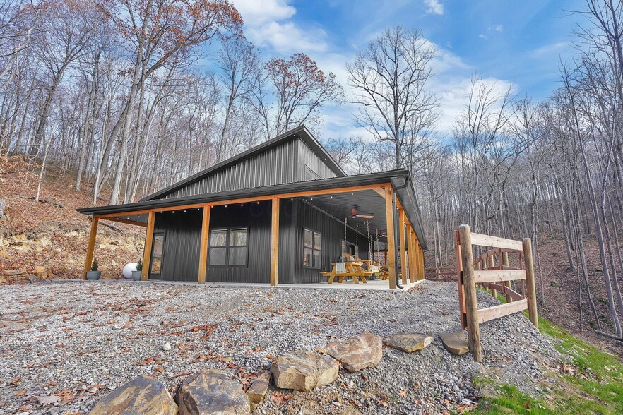 More Photos Of 21360 State Route 327, Laurelville Specialty For Sale