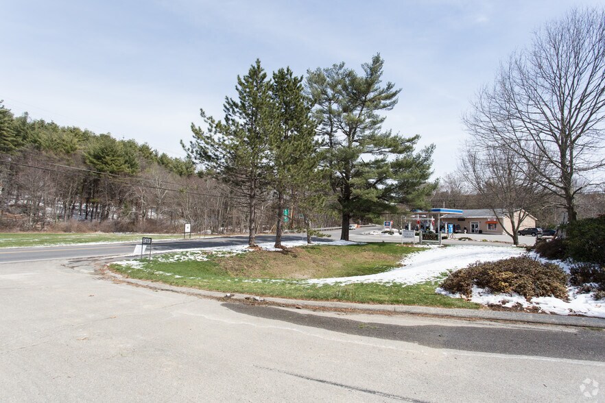 More Photos Of 636 Great Rd, Stow Office Residential For Lease