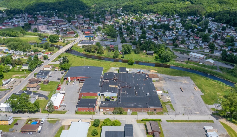Primary Photo Of 11 Gillis Ave, Ridgway Manufacturing For Sale