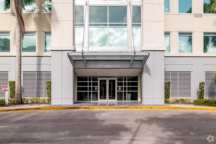 More Photos Of 1250 S Pine Island Rd, Plantation Office For Lease