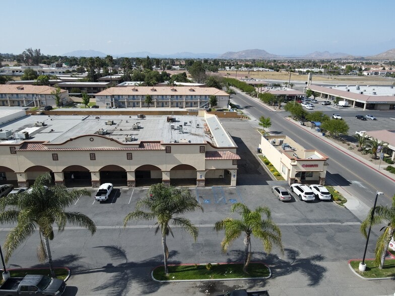 More Photos Of 400-498 4th St, Perris Unknown For Lease