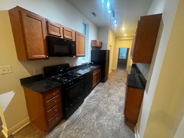 More Photos Of 1121 N Calvert St, Baltimore Apartments For Sale