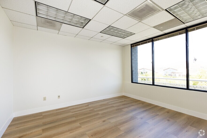 More Photos Of 30851 Agoura Rd, Agoura Hills Loft Creative Space For Lease