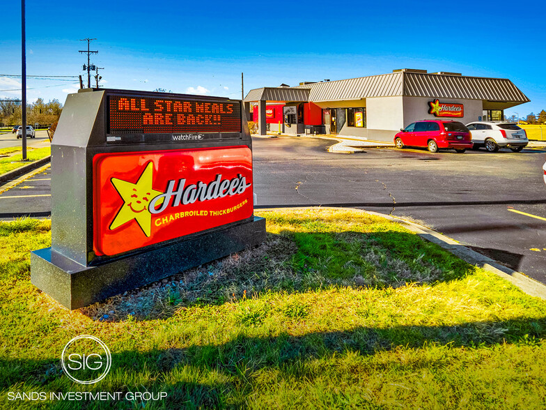 Primary Photo Of 4010 Colonel Glenn Hwy, Dayton Fast Food For Sale