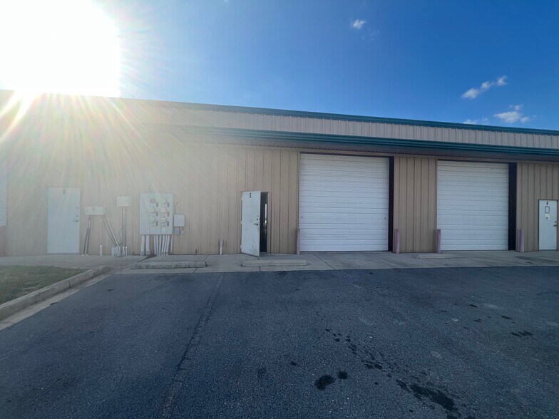 More Photos Of 317 E Cedar Ave, McAllen Warehouse For Lease