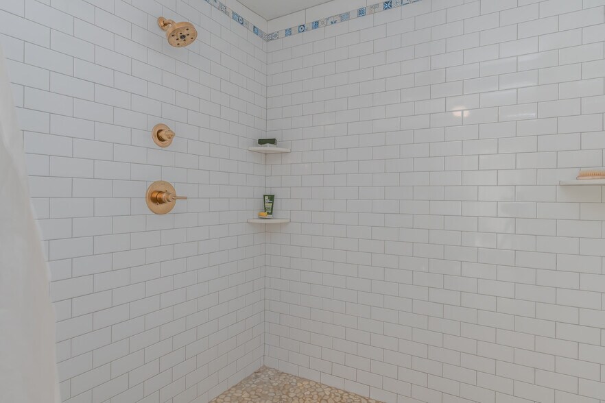 More Photos Of 401 E Bridge St, Wetumpka Specialty For Sale