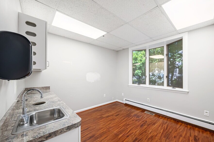 More Photos Of 275 W Main St, Norton Office Residential For Sale