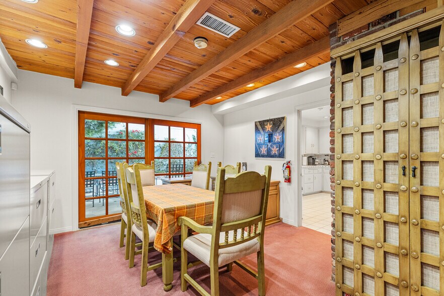 More Photos Of 4383 Colfax Ave, Studio City Office For Sale