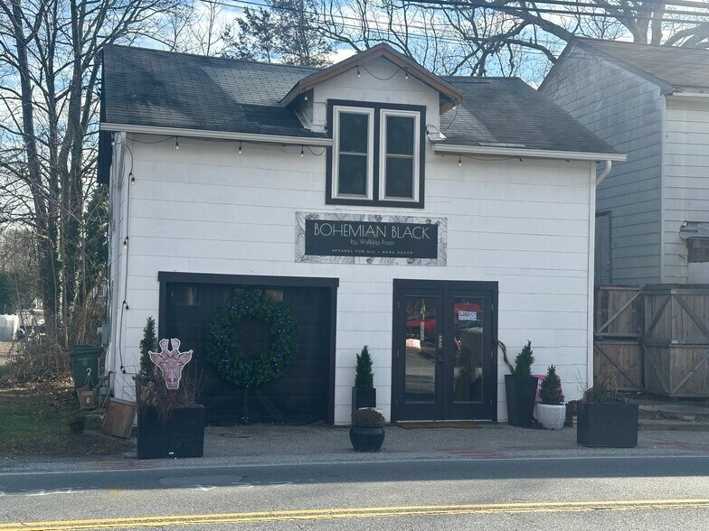 More Photos Of 45 W Earleigh Heights Rd, Severna Park Storefront For Lease