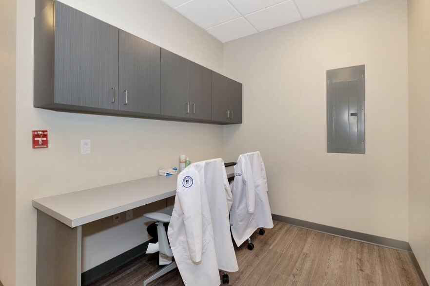 More Photos Of 10 Waldron Ave, Nyack Storefront For Lease