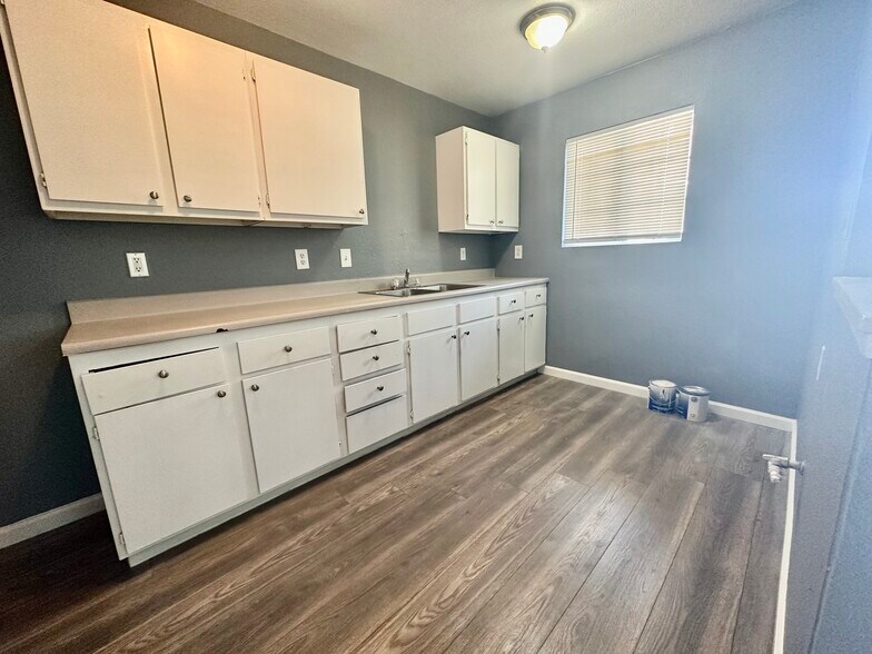 More Photos Of 2595 Beaumont St, Sacramento Apartments For Sale