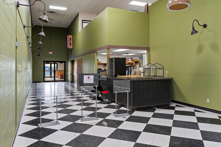 More Photos Of 1230 N Main St, Viroqua Freestanding For Sale