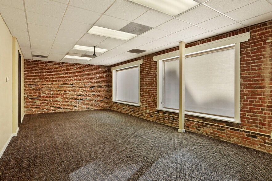 More Photos Of 125 Bridge Pl, Stockton Office For Lease