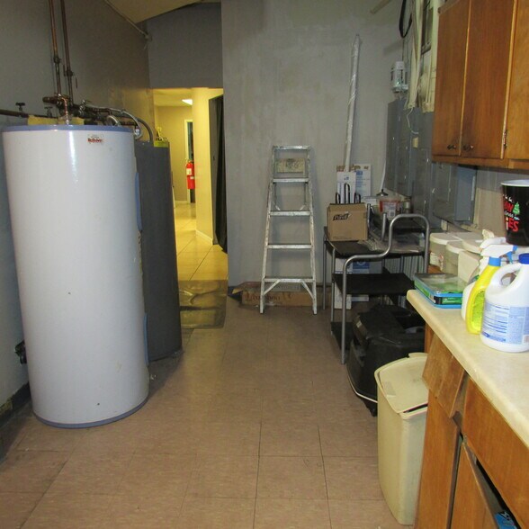 More Photos Of 4694 Free Pike, Dayton Freestanding For Sale