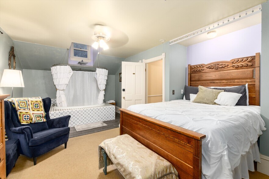 More Photos Of 200 Rose St, Georgetown Hospitality For Sale