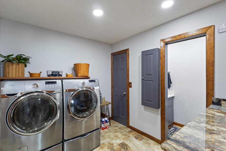 More Photos Of 19824 State Highway 112, Cassville Apartments For Sale