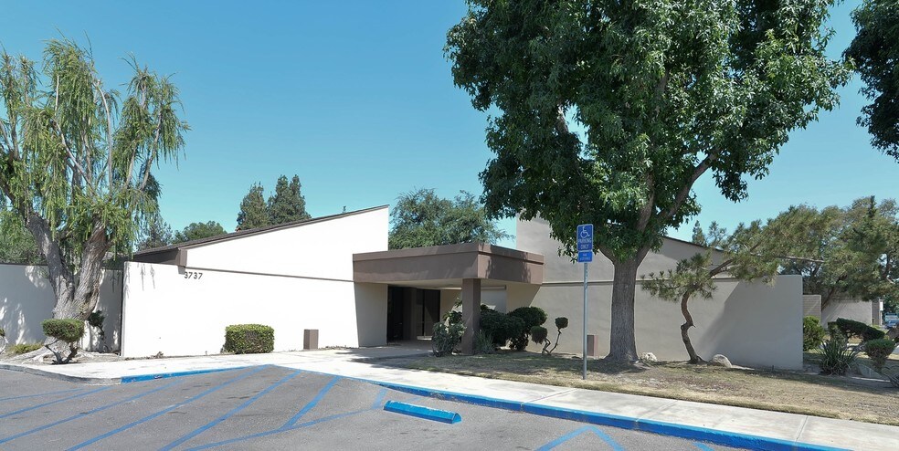 More Photos Of , Bakersfield Office For Sale