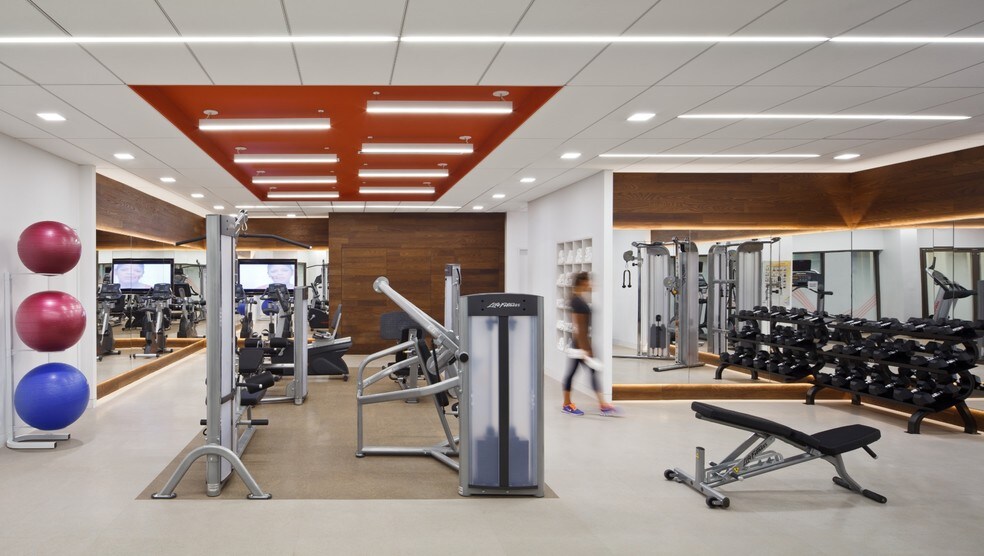 More Photos Of 1911 N Fort Myer Dr, Arlington Office For Lease