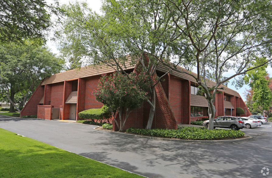 Primary Photo Of 100 N Wiget Ln, Walnut Creek Medical For Lease