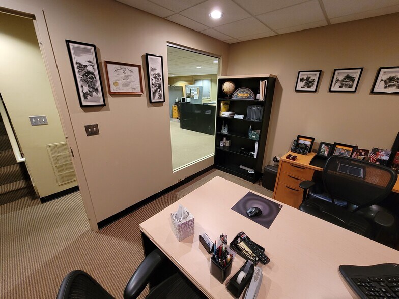 More Photos Of 11700-11706 Bowman Green Dr, Reston Office For Lease