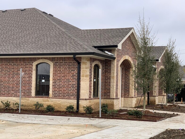 More Photos Of 1707 E Beltline Rd, Coppell Medical For Sale