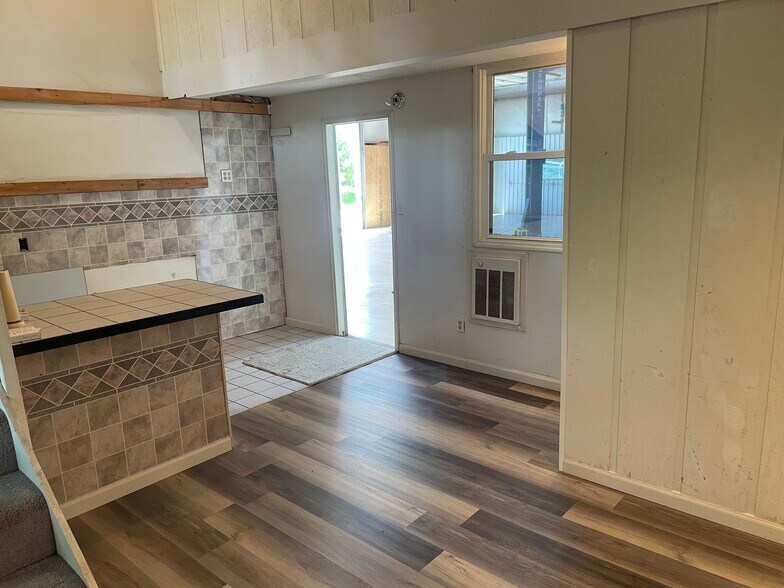 More Photos Of 414 Highway 42, Osage Beach Flex For Lease