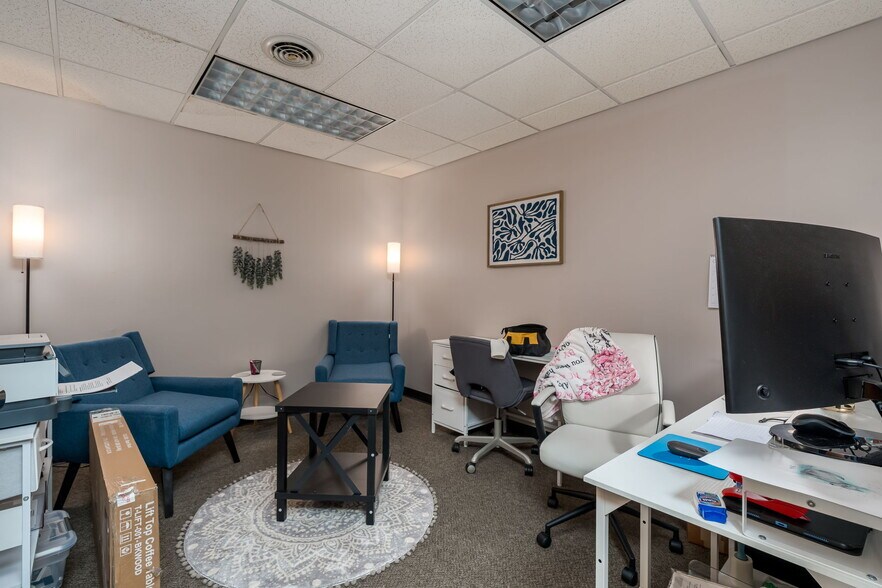 More Photos Of 108 S Minnesota Ave, Saint Peter Storefront Retail Office For Sale