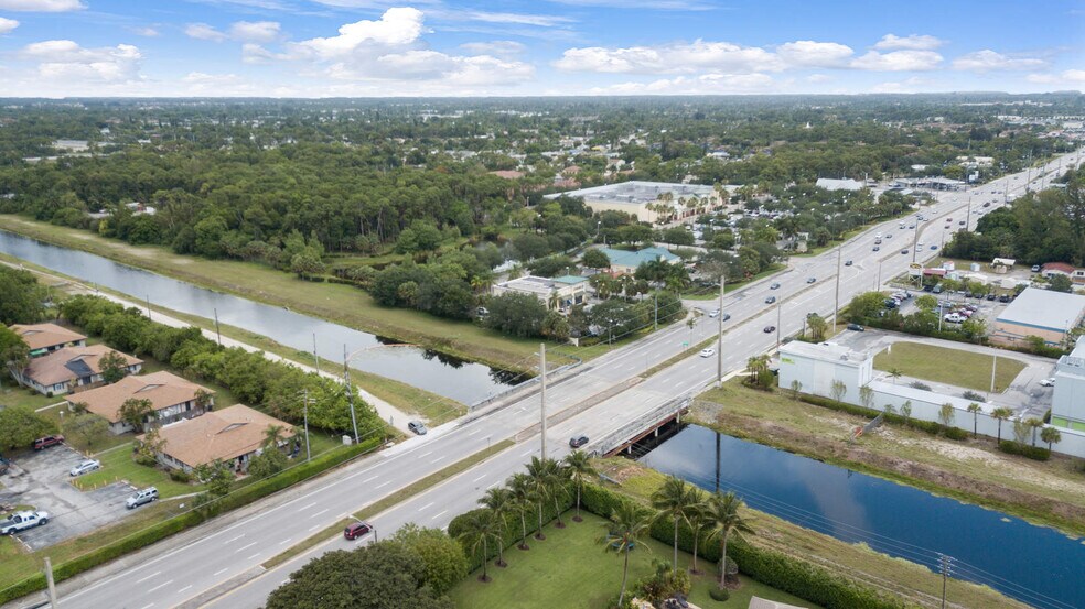More Photos Of 4931 S Military Trl, Green Acres Bank For Lease