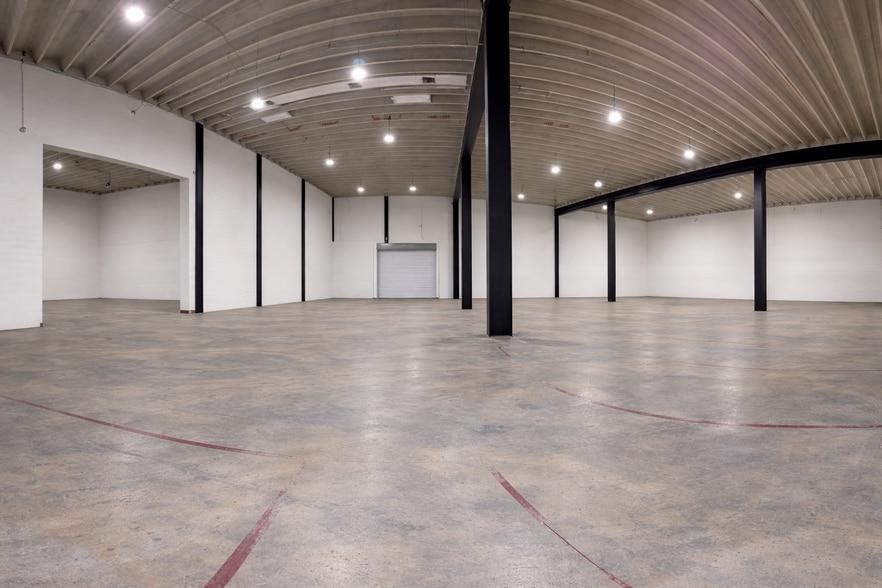 More Photos Of 11441 SW 208th Dr, Miami Warehouse For Lease