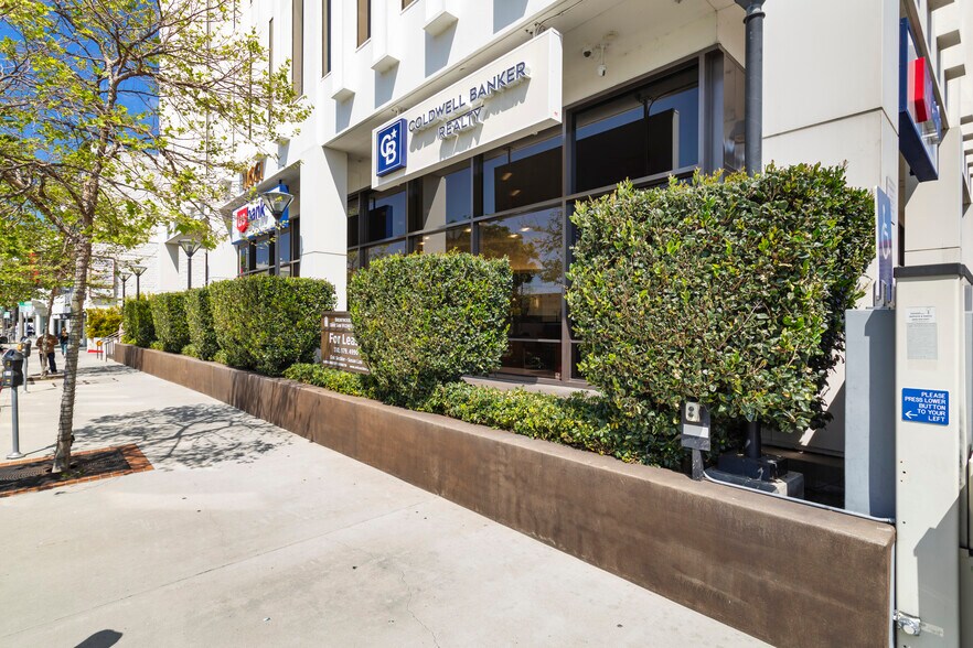 More Photos Of 11661 W San Vicente Blvd, Los Angeles Office For Lease