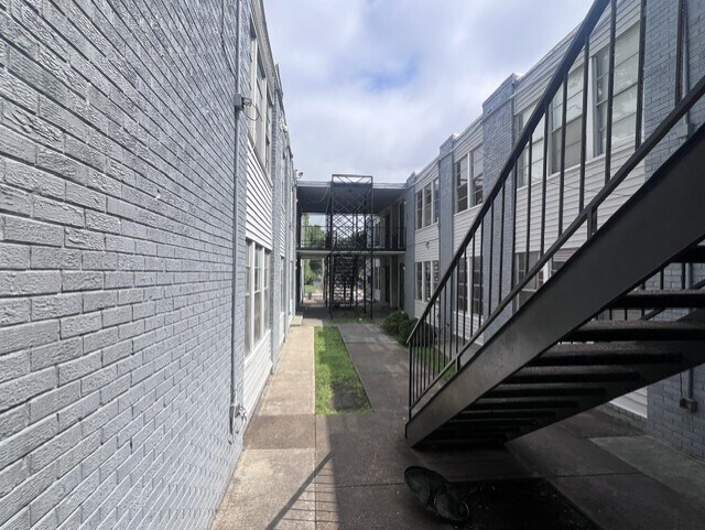 More Photos Of 1283 E Raines Rd, Memphis Apartments For Sale