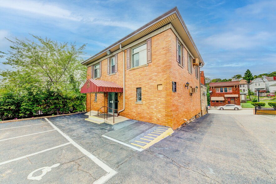 More Photos Of 608 E Warrington Ave, Pittsburgh Storefront Retail Office For Lease