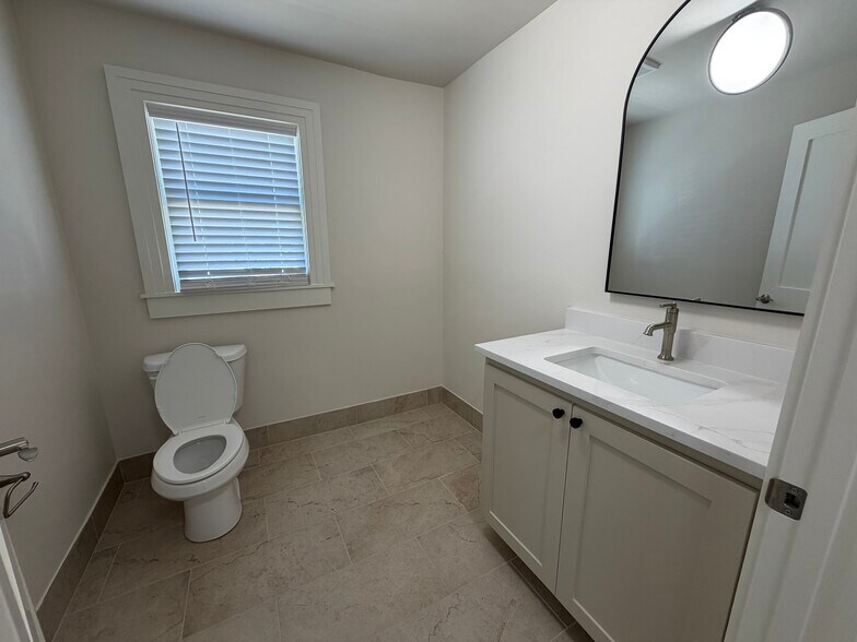 More Photos Of 1605 N Classen Dr, Oklahoma City Office Residential For Sale