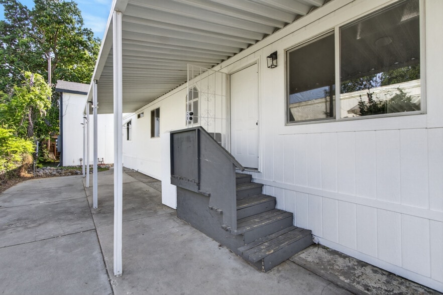 More Photos Of 402 Colin Kelly Dr, Roseville Apartments For Sale