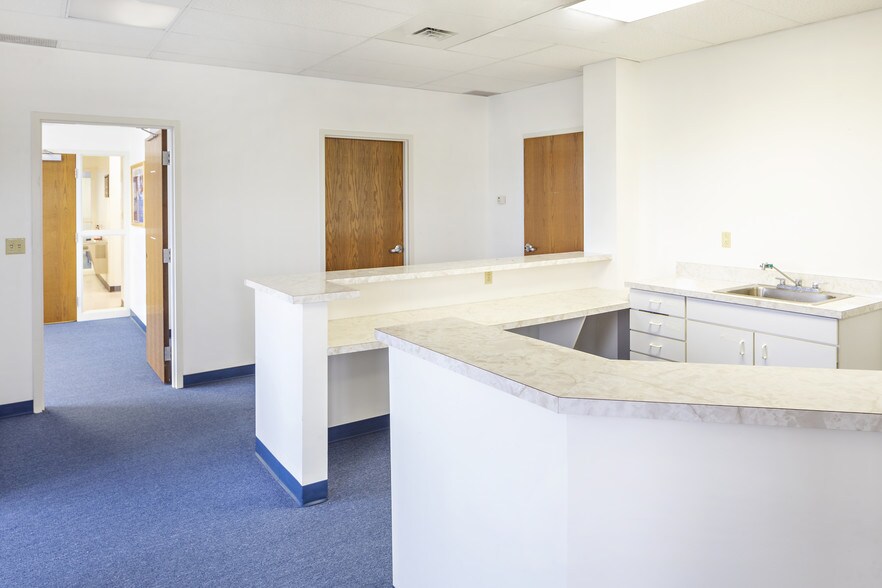 More Photos Of 1800 Pine Hollow Rd, McKees Rocks Medical For Lease