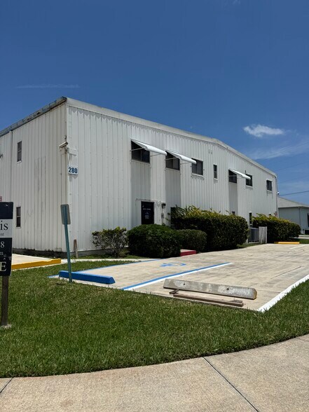 More Photos Of 280 W Central Blvd, Cape Canaveral Manufacturing For Lease