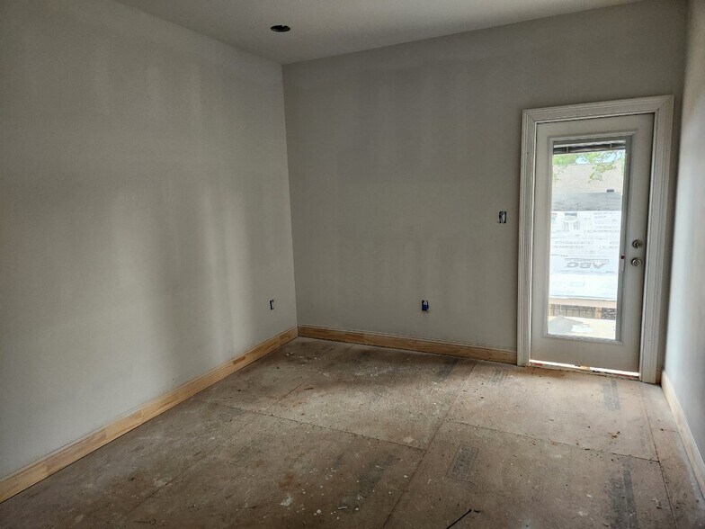 More Photos Of 400 10th Street, Lake Charles Apartments For Sale