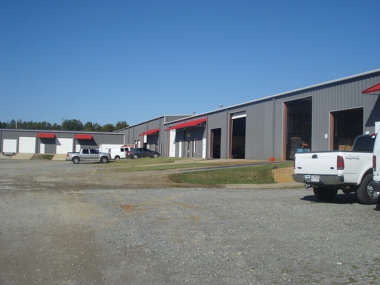 More Photos Of 16220 Alexander Rd, Alexander Warehouse For Lease