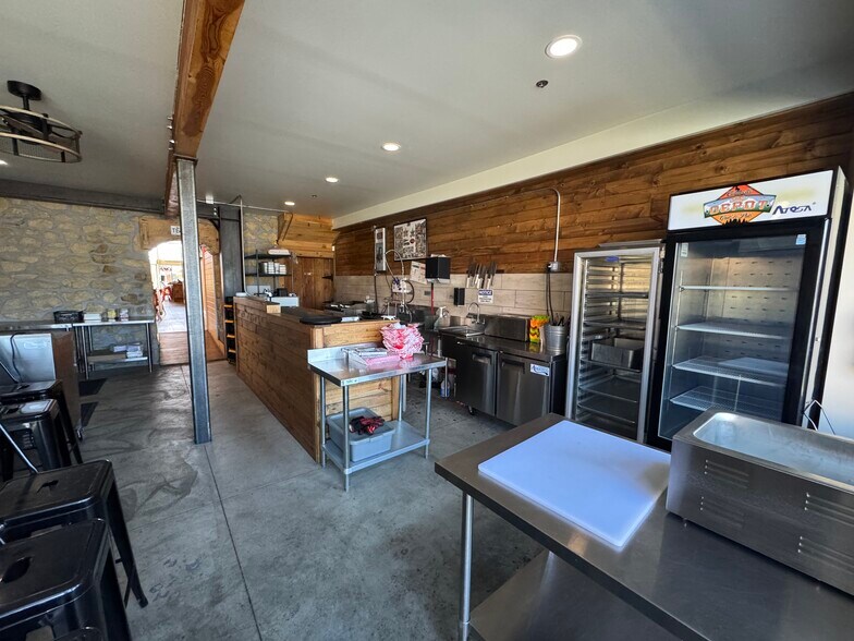 More Photos Of 712 Main St, Caldwell Storefront Retail Office For Lease