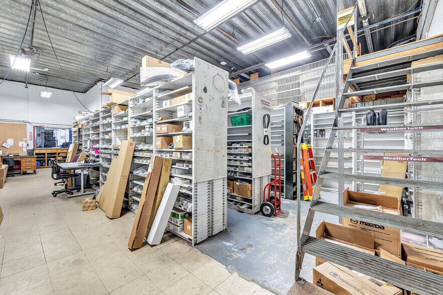 More Photos Of 1988 E Mason St, Green Bay Auto Dealership For Sale