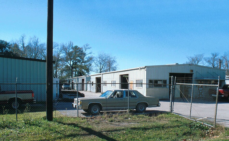 More Photos Of 12 Farrell St, Houston Warehouse For Sale