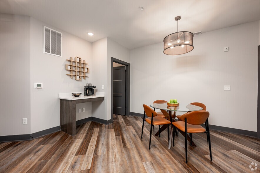 More Photos Of 1155 S Rangeline Rd, Carmel Apartments For Lease