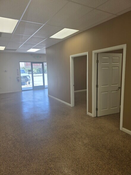 More Photos Of 1302 E 6th St, Beaumont Freestanding For Lease