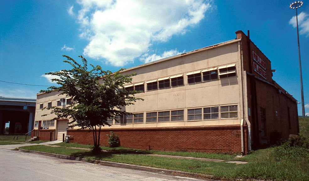 More Photos Of 636 Third Ave, Dallas Warehouse For Sale