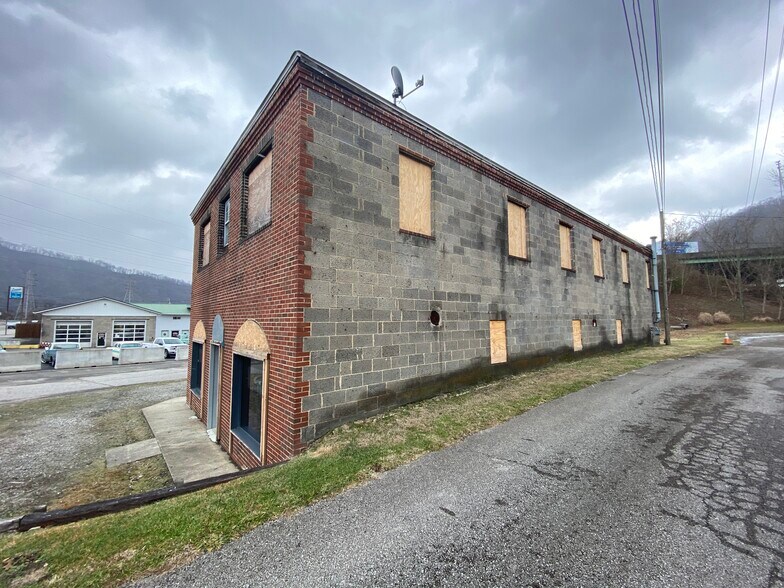 More Photos Of 9921 Maccorkle Ave, Charleston Storefront Retail Residential For Lease