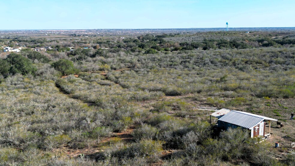 More Photos Of 00 County Road 7563, Devine Land For Sale